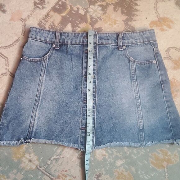 Blank Paige Women Blue Denim Mini Skirt Button Front Jean Frayed Edge Size L - Picture 7 of 8